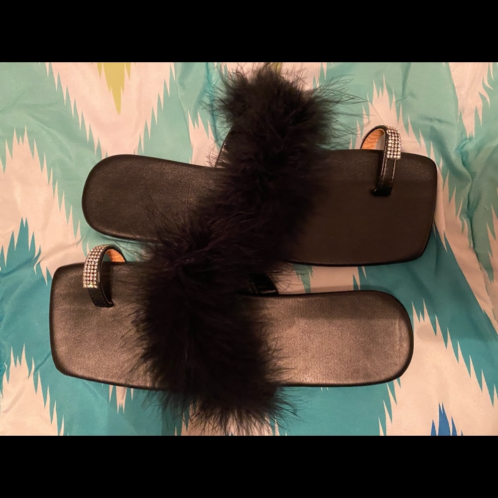 Fur sandals